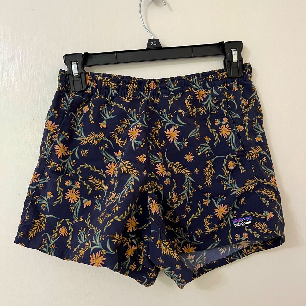 Patagonia baggies womens xxs.Like new.